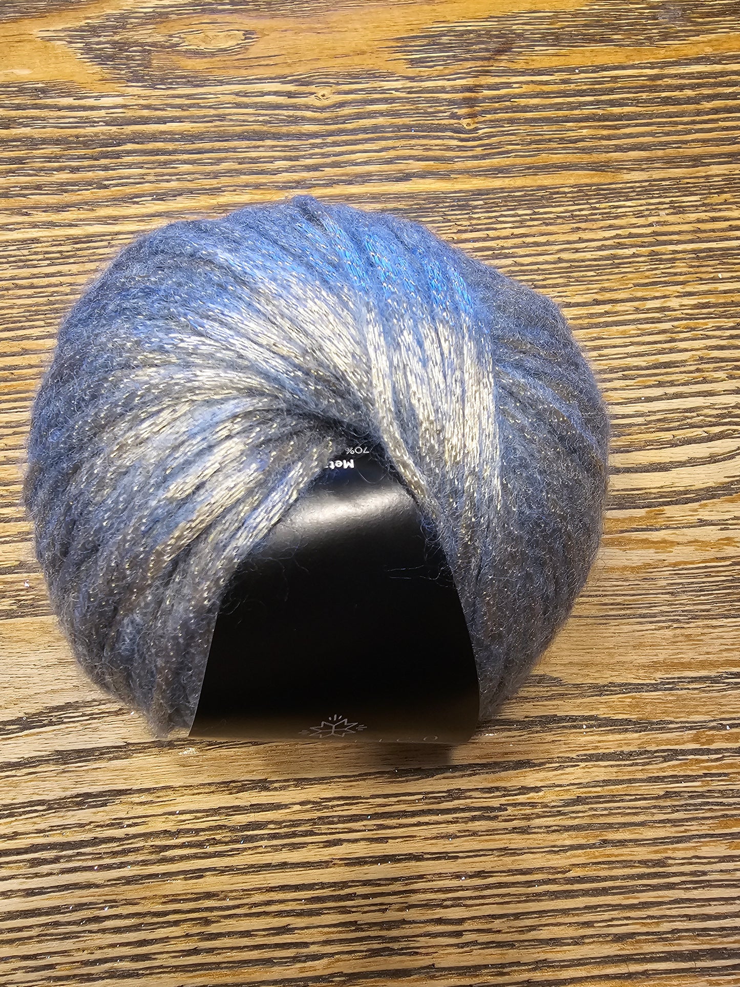 Hobbii Metallico Blue/Gold Shift Yarn