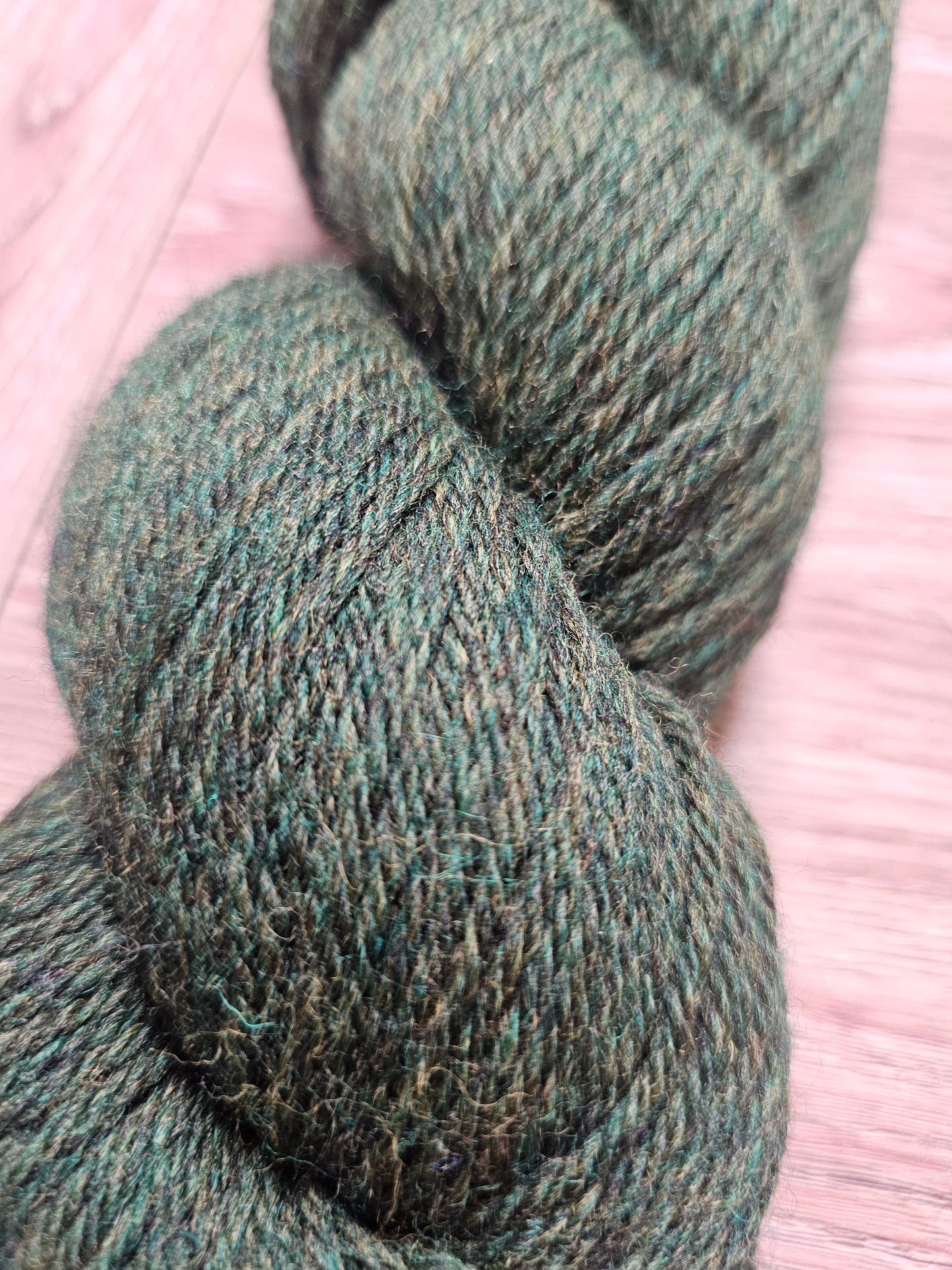 Cascade 220 Heathers 100% Peruvian Highland Wool in Emerald Green