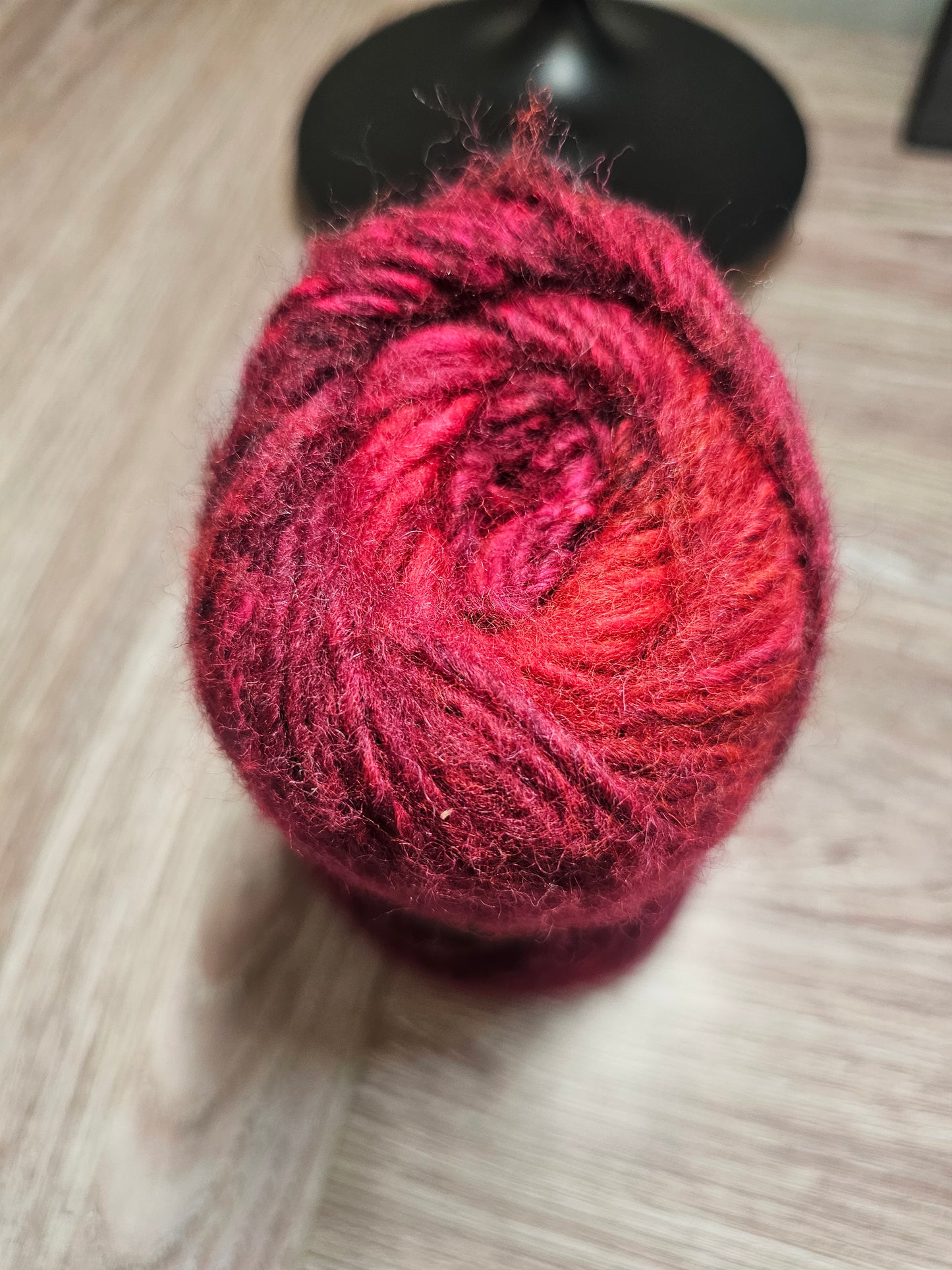 *Discontinued*Lion Brand Amazing "Roses" Yarn